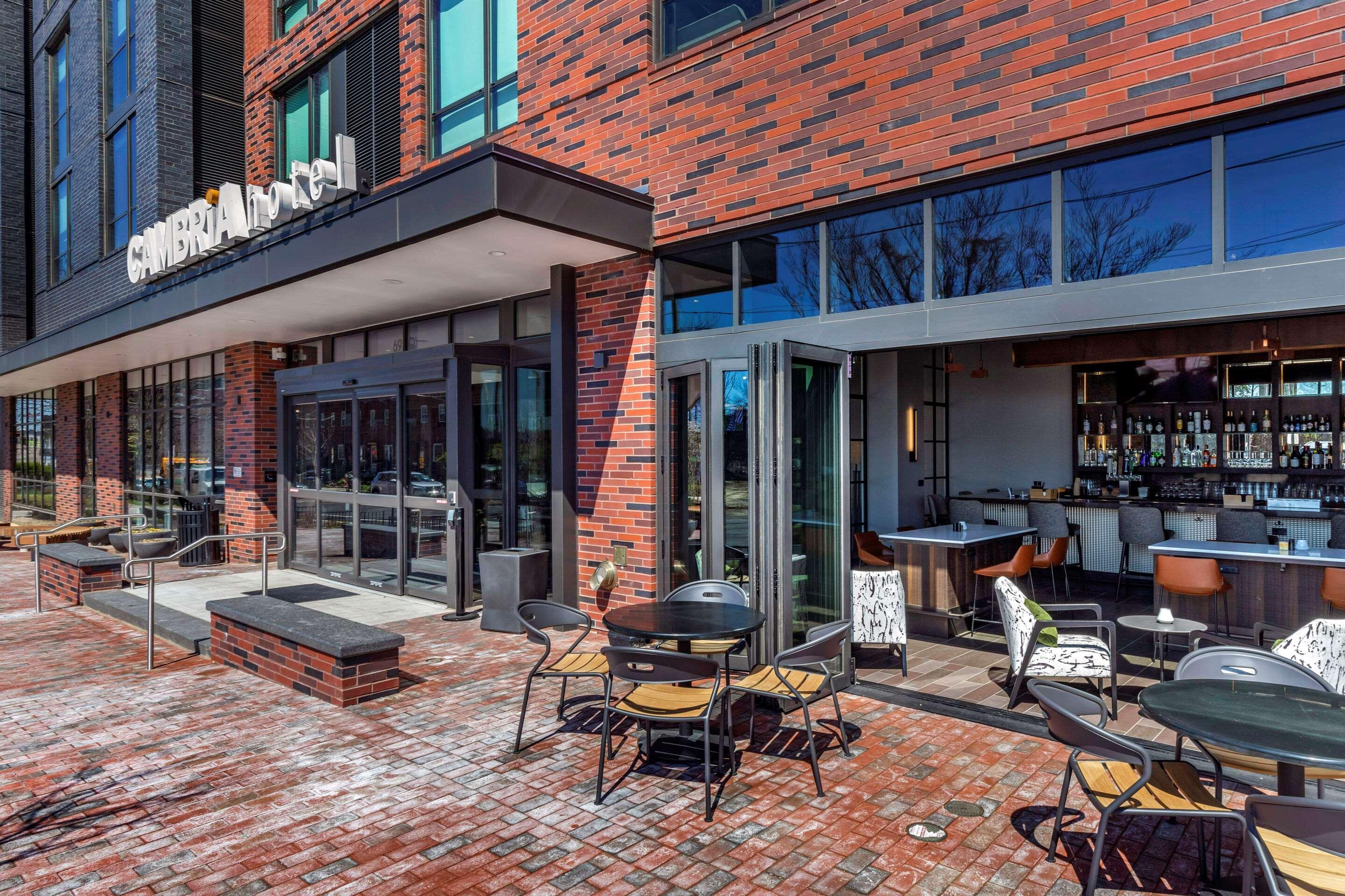 Cambria Dc Navy Yard Riverfront Hotel